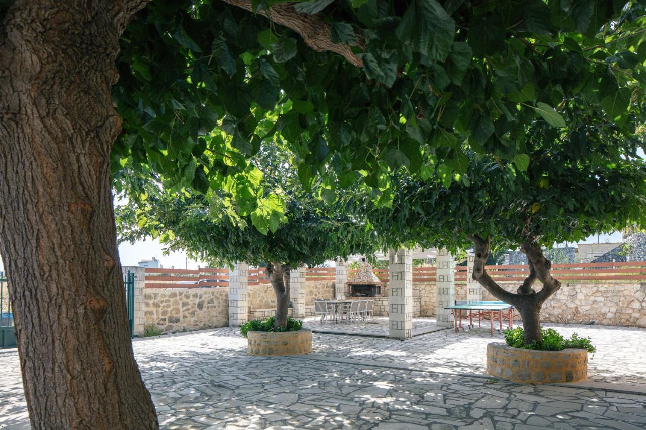 Villa Pinelopi Asproulianoi Bagian luar foto