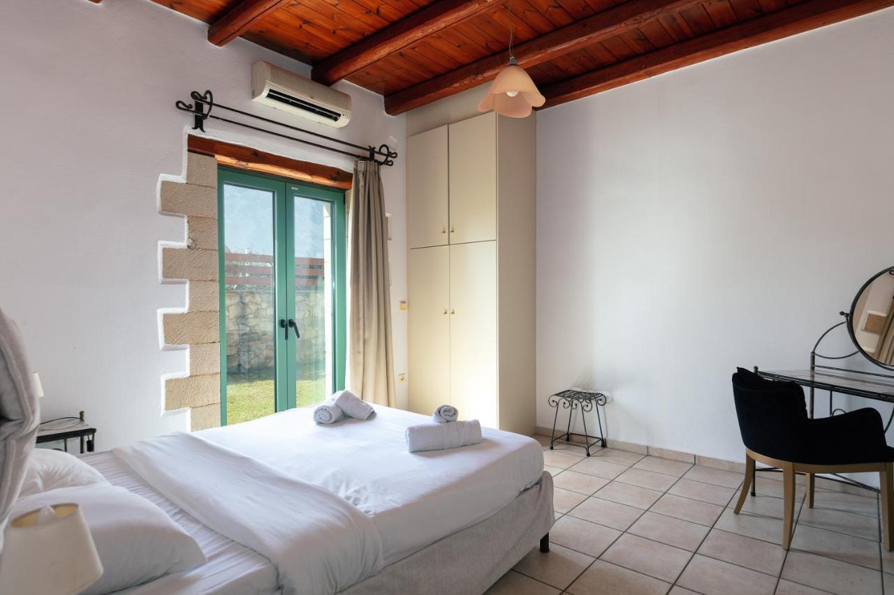 Villa Pinelopi Asproulianoi Bagian luar foto
